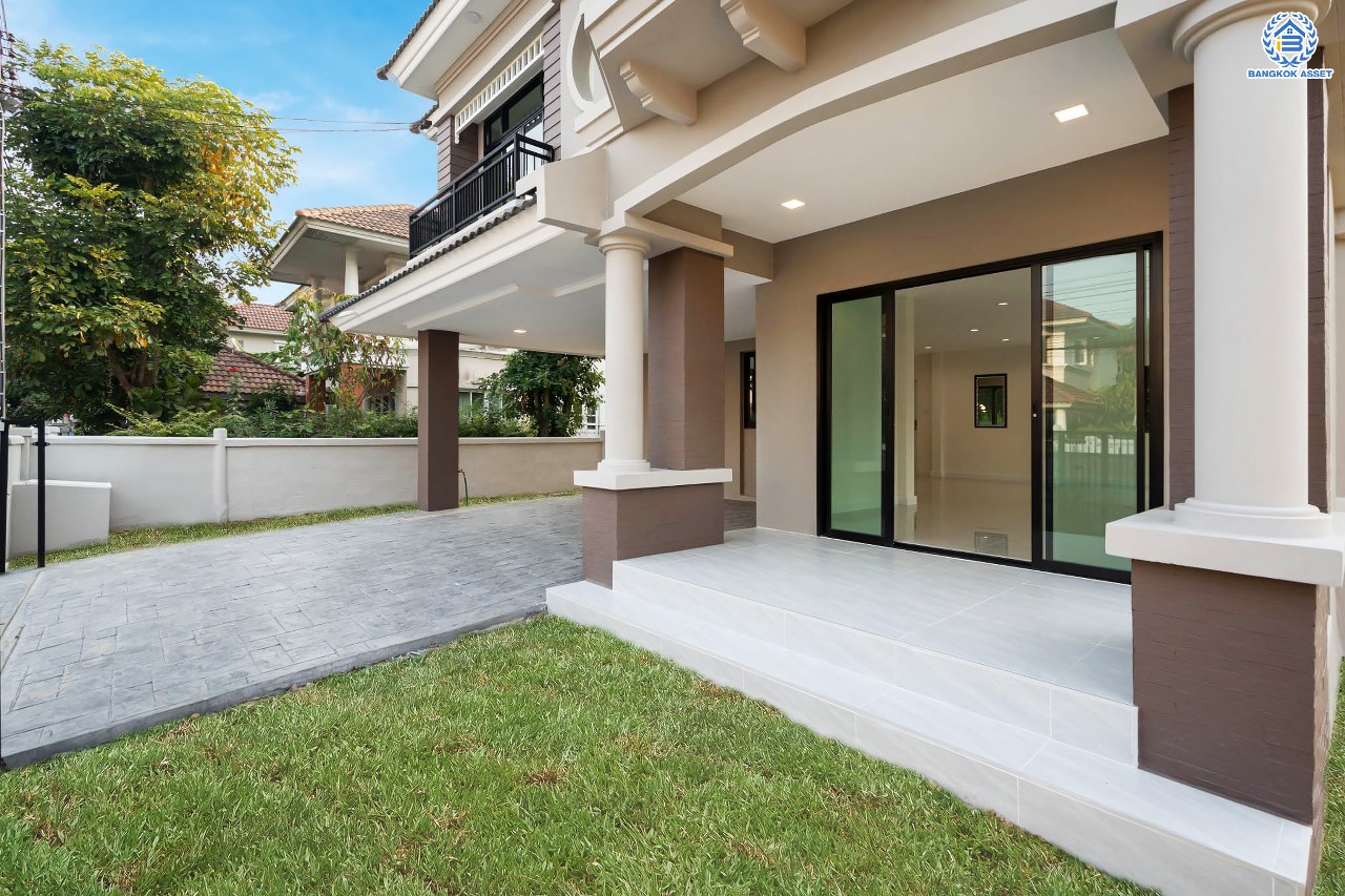 บ้านมือสองตกแต่งใหม่ โครงการ ชวนชื่น ปิ่นเกล้า บนเนื้อที่ 76.9 ตร.ว. พื้นที่ใช้สอยมากถึง 212.5 ตร.ม. ฟังก์ชันจัดเต็ม 3 ห้องนอน 3 ห้องน้ำ จอดรถได้ถึง 2 คัน พร้อมทั้งเปลี่ยนระบบสุขาภิบาลให้ใหม่ พร้อมเข้าอยู่ทันที บนทำเลศักยภาพ เชื่อมต่อหลายเส้นทาง ใกล้จุดขึ้นทางด่วน "ศรีรัช" และรถไฟฟ้าสายสีแดง "สถานีตลิ่งชัน"